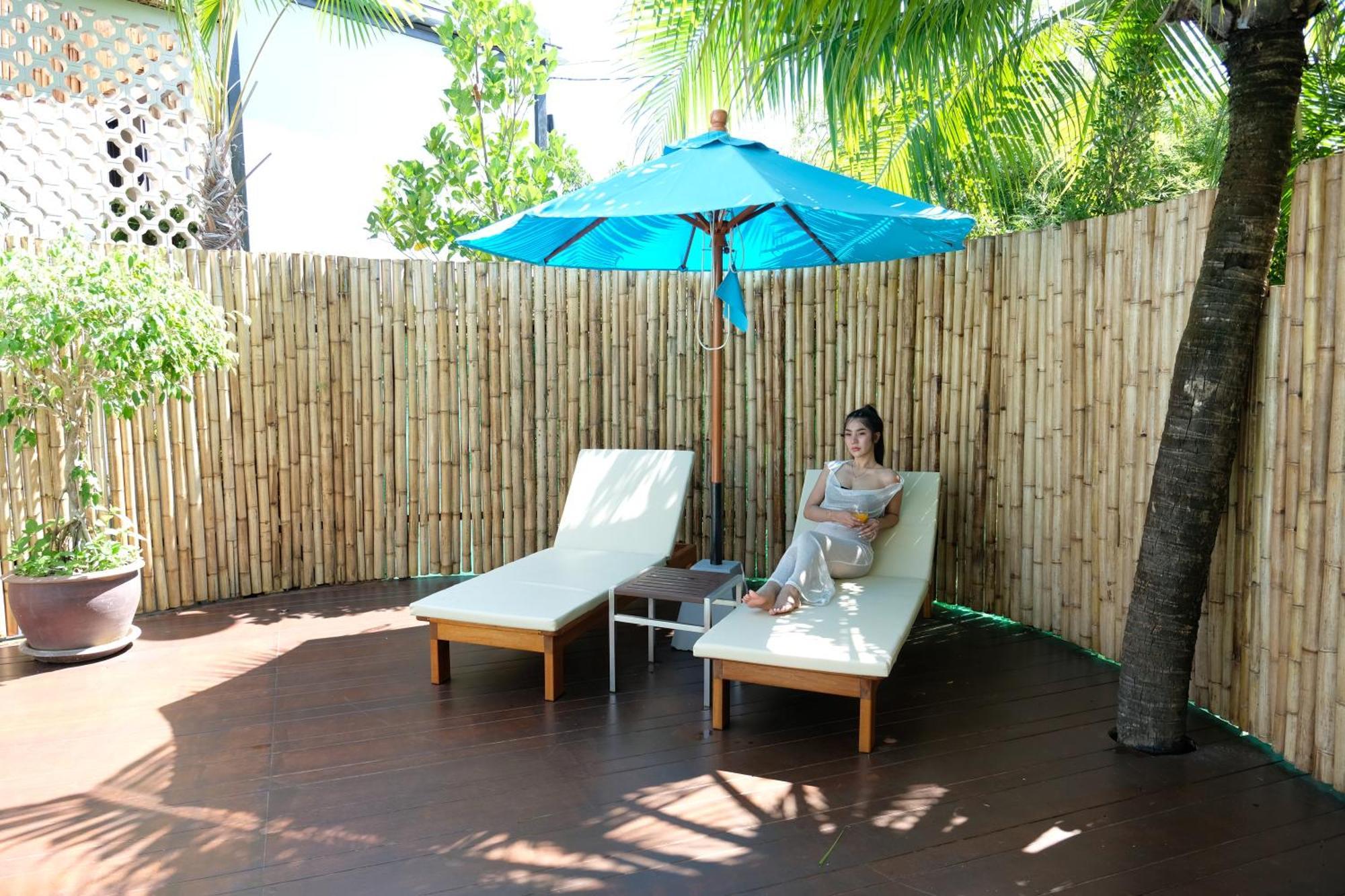 Le Resort&Villas - SHA Extra Plus Rawai Exterior foto A bamboo fence